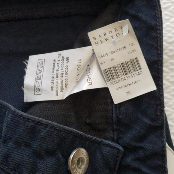 Jeans - Picture 2 of 4